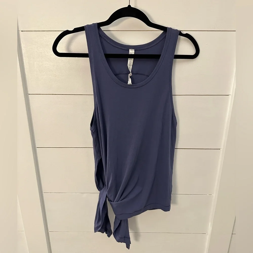 LULULEMON  TO THE POINT Woman Blue activewear athleisure workout yoga tank top 4 - Picture 2 of 8